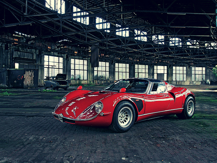 Italy vs Germany: Design Classics: Alfa Romeo 33 Stradale by Franco Scaglione