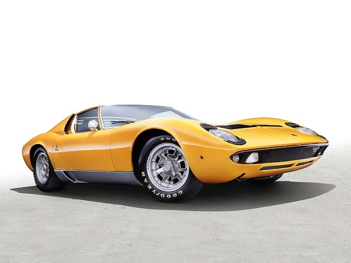 Italy vs Germany: Design Classics: Lamborghini Miura P 400 by Marcello Gandini for Carrozzeria Bertone