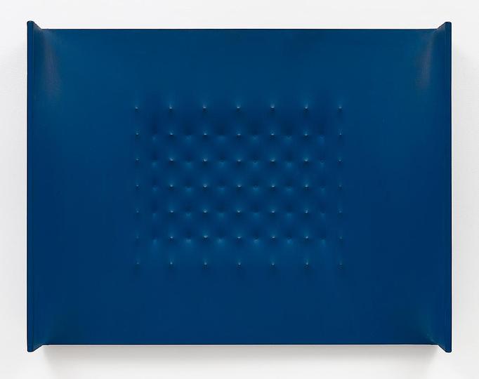 Enrico Castellani: Superficie: 