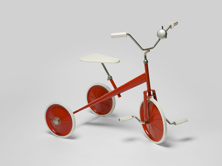 100 Years of Swiss Design: Wisa-Gloria AG, Three Wheeler, 1970, Museum für Gestaltung Zürich, Design Collection, photo: FX. Jaggy & U. Romito, © ZHdK. The modern era of design is defined by reduction, miniaturisation, aluminum, ergonomics, order, individualization or luxury.