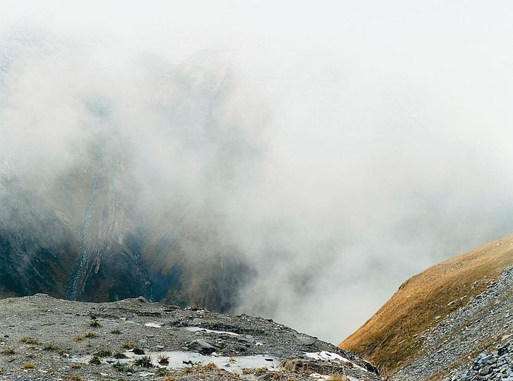 Landscape in my Mind: Axel Hütte, Furka II, Schwitzerland, 1995, C-Print, 125 x 155 cm Courtesy Axel Hütte / Schirmer/Mosel, München © Axel Hütte Photo: © Axel Hütte