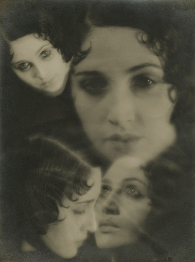 Paris Photo 2013: Jacques Henri Lartigue Renee Perle (multiple portrait), 1930-32, Gelatin silver print; printed c.1930-32 © Donation JH Lartigue, courtesy Howard Greenberg Gallery, New York 
Exhibitor : HOWARD GREENBERG.