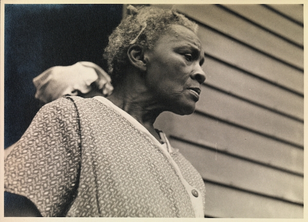 Walker Evans. A Life’s Work: Two Women, Frenchquarter, New Orleans, February – March 1935, 155x219mm. Lunn Gallery Stamp (1975)

© Walker Evans Archive, The Metropolitan Museum of Art