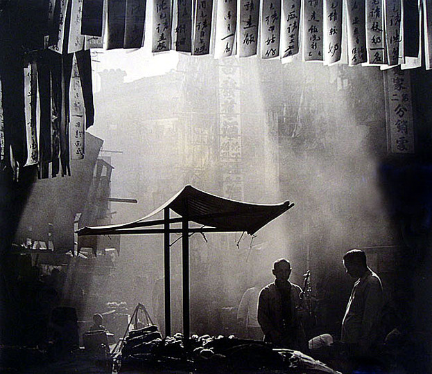 Paris Photo 2013: Fan Ho, Market scene, Hong Kong, 1959, Vintage print, Laurence Miller Gallery Exhibitor : Laurence Miller.