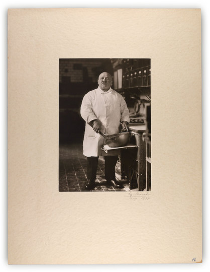 Paris Photo 2013: August Sander, Konditormeister, or Pastry Chef (vintage print), 1928. Vintage gelatin silver print ©Courtesy of Feroz Galerie, Exhibitor : FEROZ.