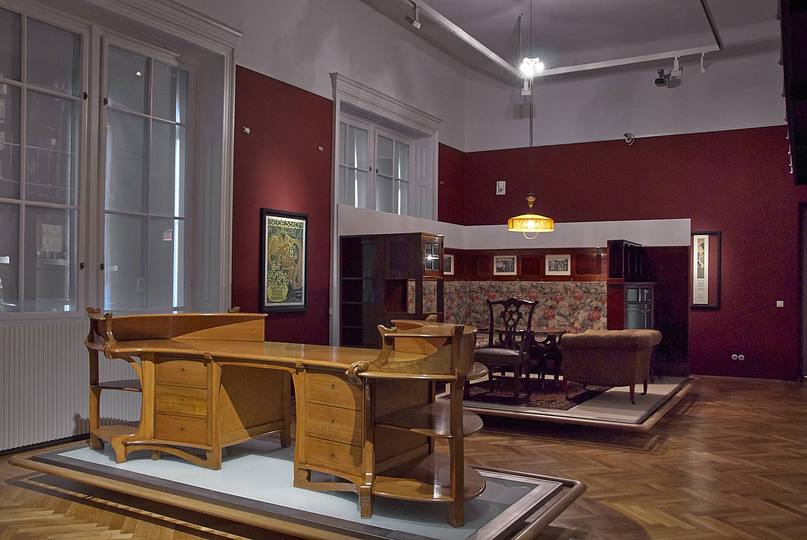 Vienna 1900: MAK Permanent Collection Vienna 1900, in the front is Henry van de Velde's Writing Desk, Brussels, 1898. Manufacturer: unknown © MAK/Georg Mayer