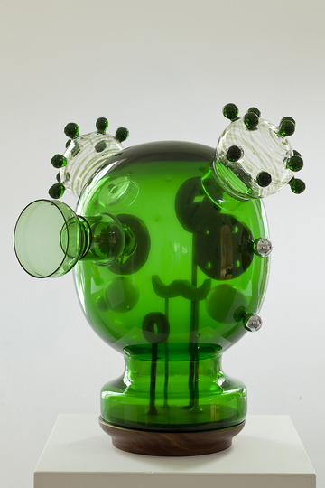 Jaime Hayon Mediterranean Digital Baroque: Jaime Hayon
 Testa Mechanica Green, 2012 
blown murano glass, metal and wooden accessories
 © Jaime Hayon 