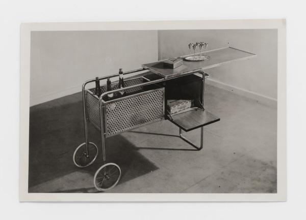 100 Years of Swiss Design: Swiss architect (1903-1998) Alfred Roth's Hausbar home bar table or drink wagon, 1932. Photo: Hans Finsler. Zürcher Hochschule der Künste, ZHdK / Museum für Gestaltung Zürich, MfGZ / Grafiksammlung.