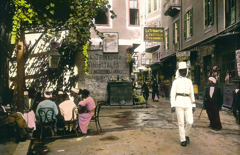 Postcards from Egypt 1912: A Street Patrol in Cairo. © Österreichisches Volkshochschularchiv.