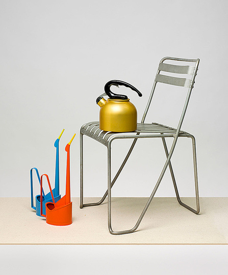 100 Years of Swiss Design: Blattmann Metallwarenfabrik AG, MEWA, Kettle TECA, 1949 / Alfred Roth, Aluminium Chair, 1933 / Wilhelm Kienzle, Cactus Watering Can, Museum für Gestaltung, Zürich, Design Collection. Photo: FX. Jaggy & U. Romito © ZHdK