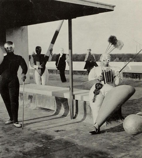 Oskar Schlemmer: Das Triadische Ballett: 