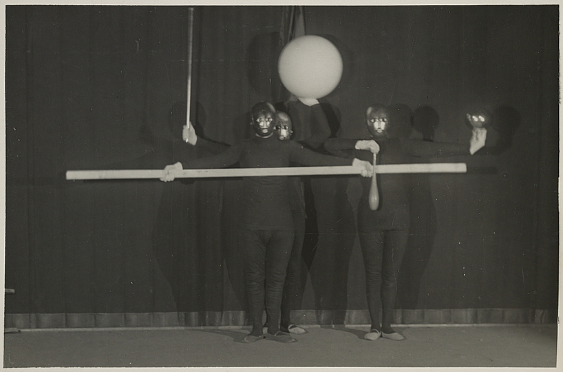 Oskar Schlemmer: Das Triadische Ballett: 