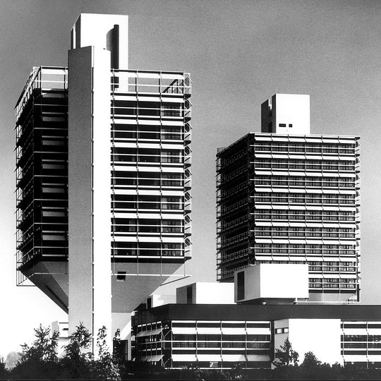 DEUTSCHES BAUEN 新興獨逸建築作品集 昭和7年発行　1932年 DEUTSCHES BAUEN 新興獨逸建築作品集 昭和7年発行 1932年