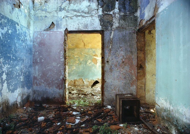 Black & white and color: Beirut, Lebanon, 1991, © René Burri / Magnum Photos