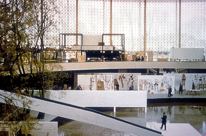 Saul Steinberg - The Americans: American Pavilion at Expo 1958, Brussels, Unknown photographer, Private archive.