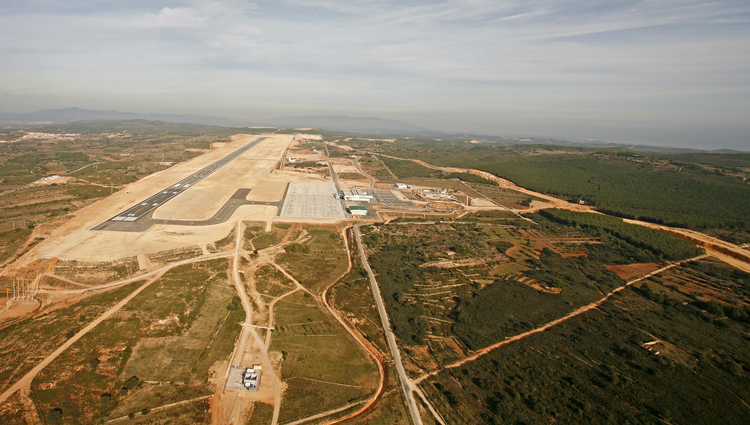 The airport that wasn´t: 