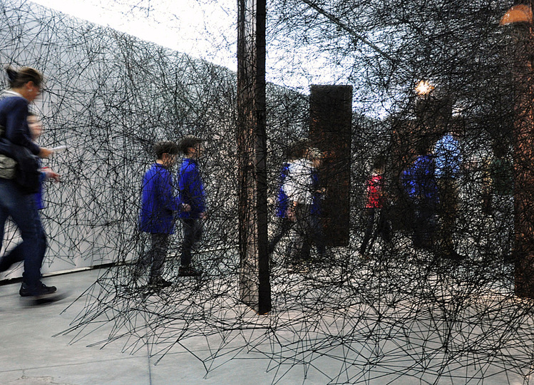 Installations  塩田 千春: 