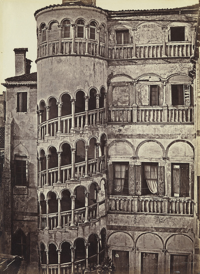 Venice without Tourists: Domenico Bresolin (1813-1900), Palazzo Contarini del Bovolo, c. 1851/55, Albumen paper © Bayerische Staatsgemäldesammlungen/Collection Dietmar Siegert