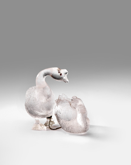 The World of Fabergé: Geese, Saint Petersburg, early 20th century, House of C. Fabergé, rock crystal with a gold chain, rhinestone diamonds, rubies, stone carving, h. 8 cm © Fersman Mineralogical Museum.