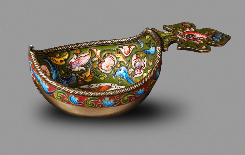 The World of Fabergé: Kovsh (traditional drinking vessel or ladle), Moscow  between 1899 and 1908, House of C. Fabergé, artist: F. Rückert, silver, filigree enamel with additionally painted enamel, l. 9 cm, h. (with handle) 2,6 cm © The Moscow Kremlin State Historical and Cultural Museum and Heritage Site.
