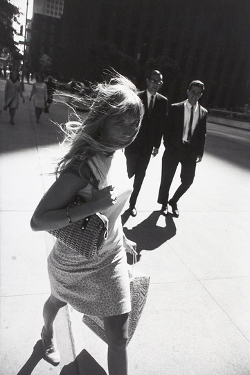 Prince of the streets: Frequent distortions, stark diagonals and the tilted perspective of his photographs represent the restlessness of urban life as well as Winogrand’s breathless working style. Garry Winogrand, New York, 1965. © Garry Winogrand