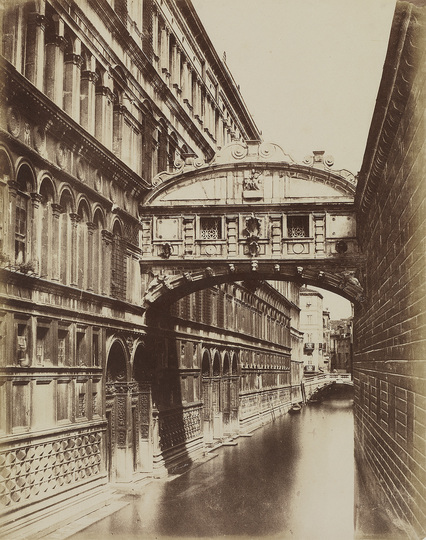 Venice without Tourists: Giuseppe Cimetta (Biographical data unknown), Bridge of Sighs, c. 1850/53, Salt paper from a paper negative © Bayerische Staatsgemäldesammlungen/Collection Dietmar Siegert
