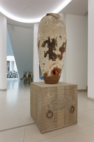 Subodh Gupta - Everything is Inside: Subodh Gupta, In this Vessel lie Groves and Gardens, 2011. Installation view MMK Museum für Moderne Kunst Frankfurt am Main. Photo: Axel Schneider © MMK Frankfurt