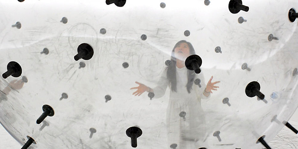 A short history of bubbles: In her sculpture 'ADA', Karina Smigla-Bobinski attaches graphite sticks to a helium-inflated ballon so that visitors playing with the balloon create sketches on the walls.