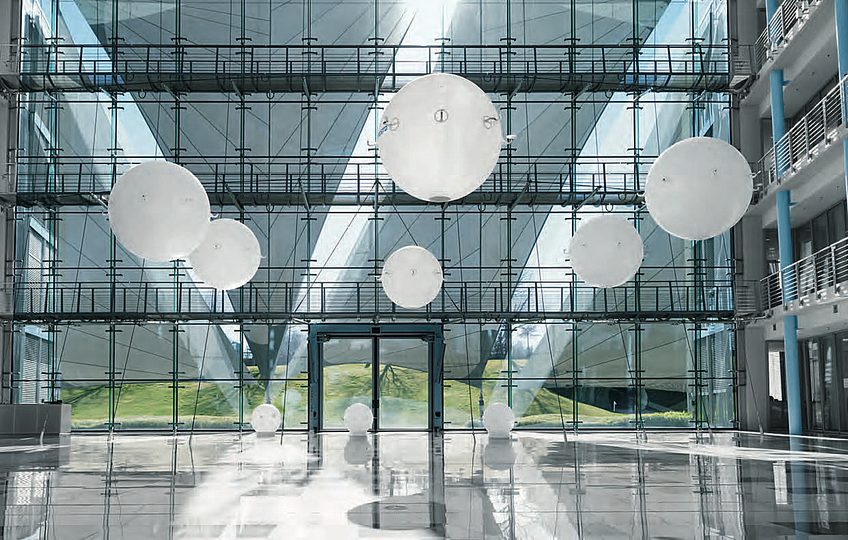 A short history of bubbles: But designers, artists and engineers are still fascinated by bubbles. The eMotion spheres by German firm Festo combine science fiction ideas of the sixties with technology from the 2010s. Designed to show the possibilities of autonomous guidance and monitoring systems, these autonomous flying balloons are equipped with eight small adaptive propellers and infrared LEDs. The balloons, controlled by a central computer, move out of the way of other flying objects, adapt to varying atmospherical conditions to maintain their formation, and charge themselves independently.
(eMotionSpheres, Festo 2014)