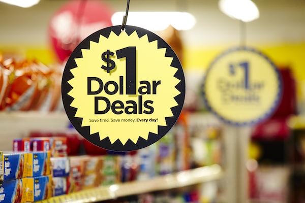 The Dollar Store Trend: The $ 1 store's sales strategy is simple. Product lineups are brief, cheap, and reduce operating costs by minimizing display and staffing. The strategy is to tailor the main items according to the economic level and taste of the neighborhood where the store is located. Courtesy: Dollar General Corporation.

